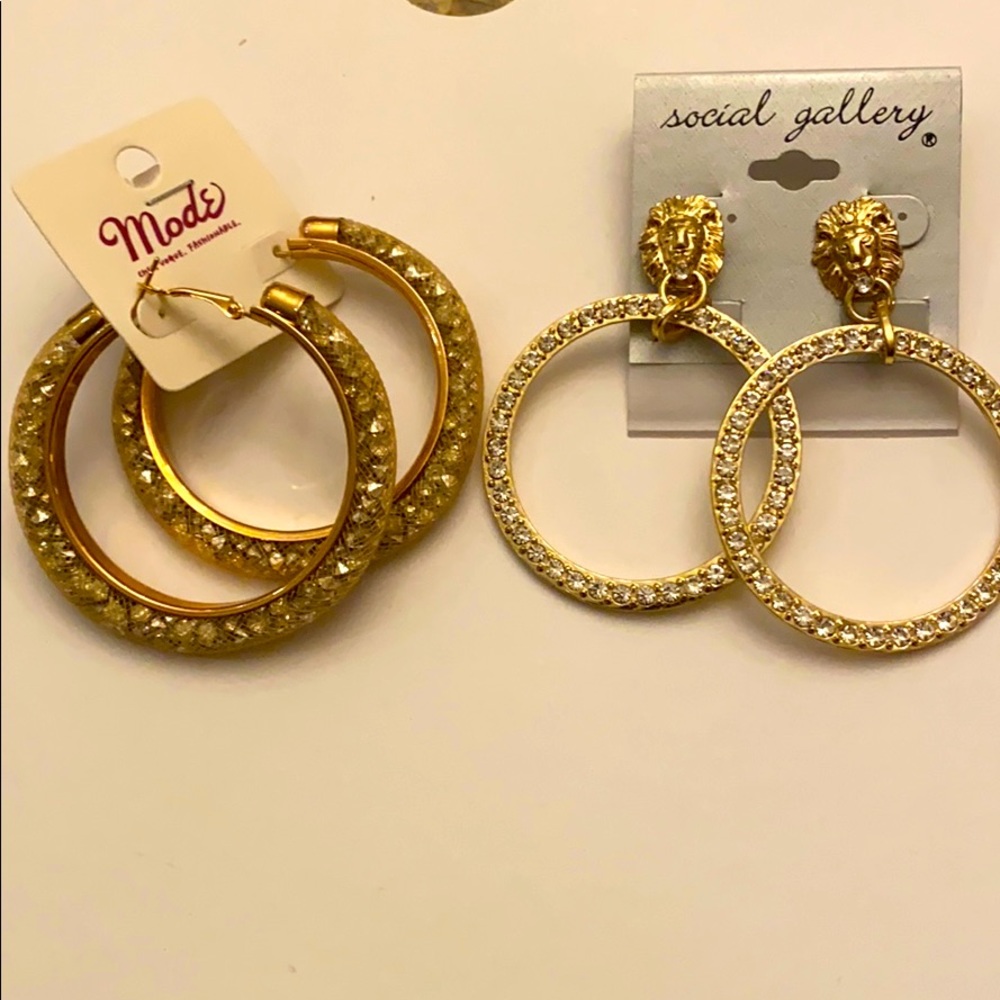 2 Dazzling earrings sets
